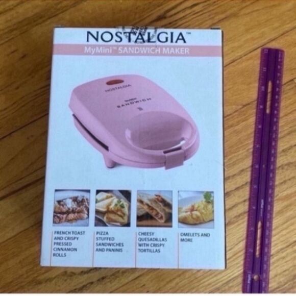 Nostalgia MyMini pink Griddle  And Mini Personal Sandwich Maker Bundle - Picture 6 of 15